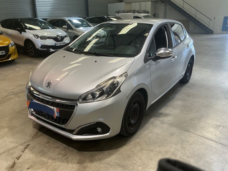 Peugeot 208 1.2 VTi — 1/8