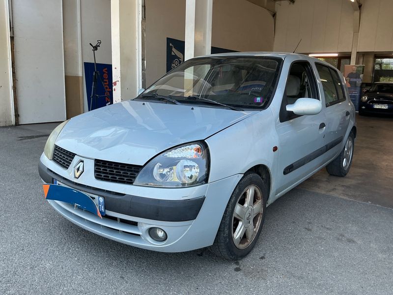 Renault Clio 1.6 — 1/8
