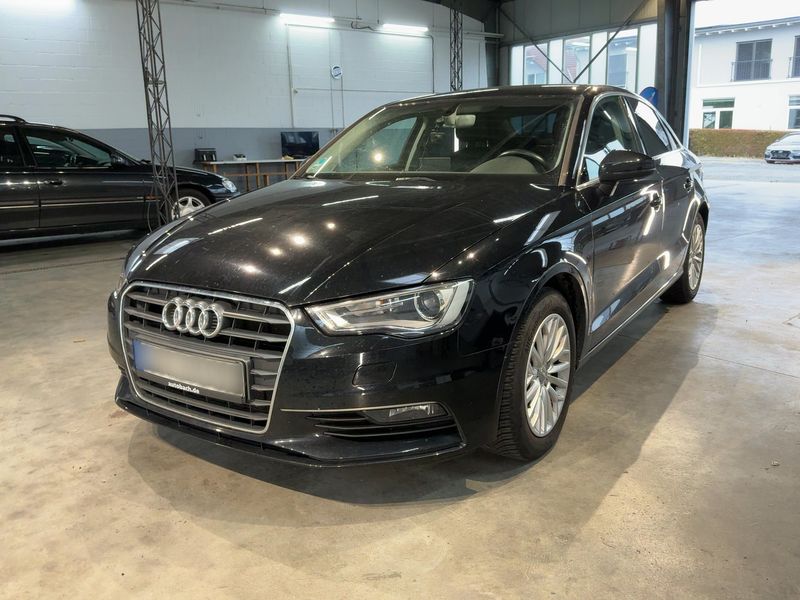 Audi A3 Limousine 1.6 TDI — фото 1