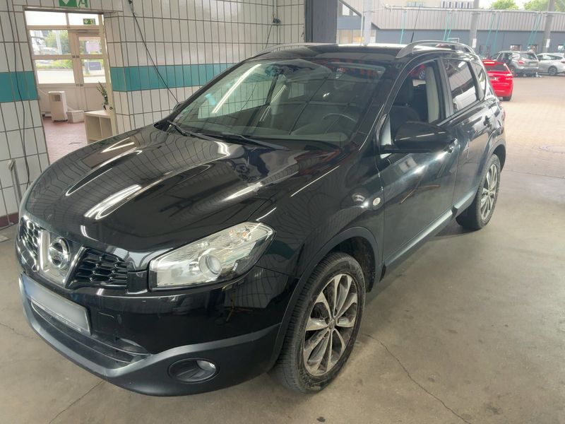 Nissan Qashqai 2.0 — фото 1