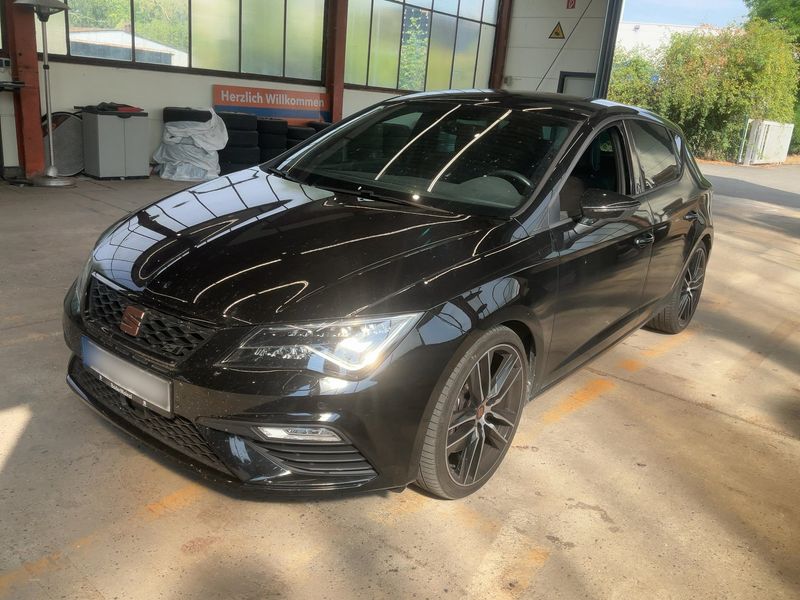 Seat Leon 2.0 TSI — 1/8