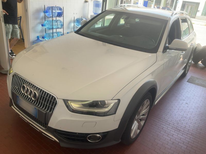 Audi A4 Allroad 2.0 TDI — 1/8