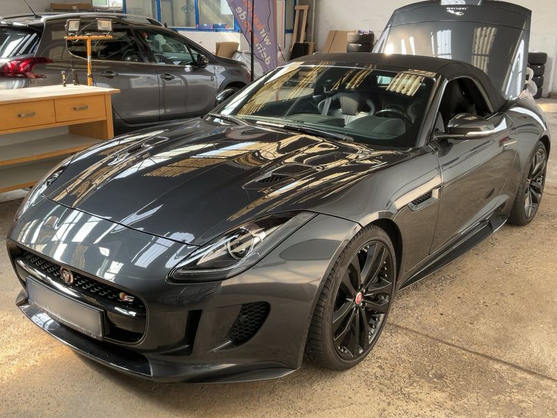 Jaguar F-TYPE 3.0 V6 — 1/8