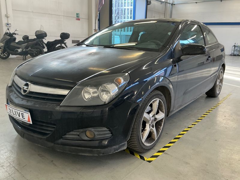 Opel Astra GTC 1.7 CDTI — 1/8