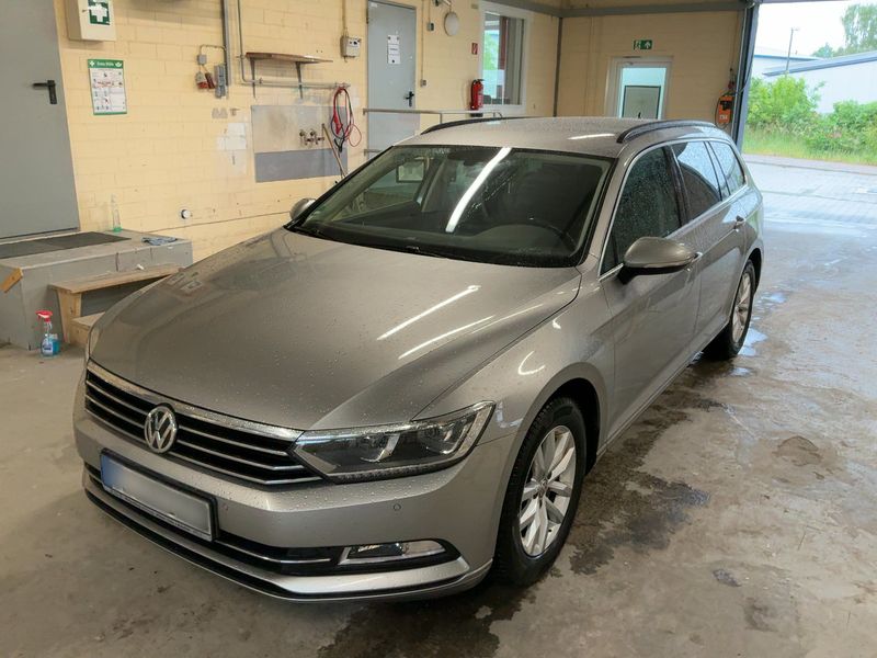 Volkswagen Passat 2.0 TDI — 1/8