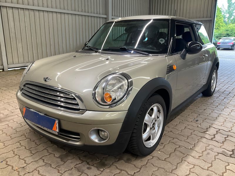 MINI MINI One — 1/8