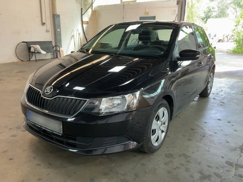 Skoda Fabia 1.0 TSI — 1/8