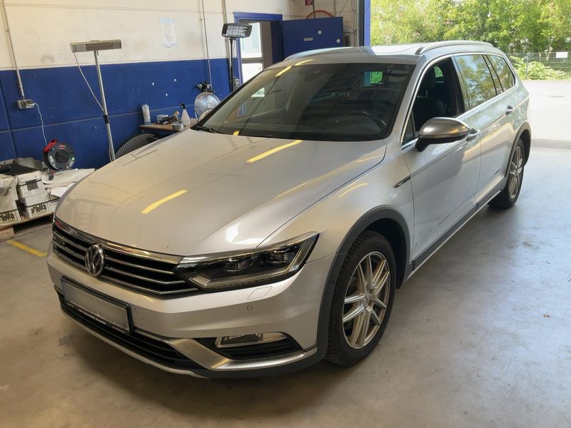 Volkswagen Passat Alltrack 2.0 TDI — 1/8