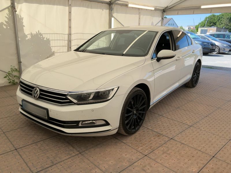 Volkswagen Passat 2.0 TDI — 1/8