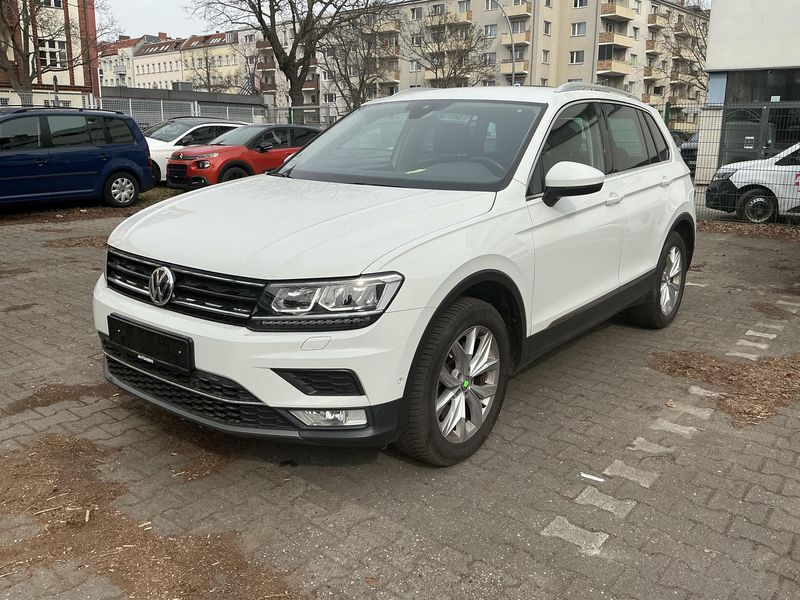 Volkswagen Tiguan 2.0 TSI — 1/8