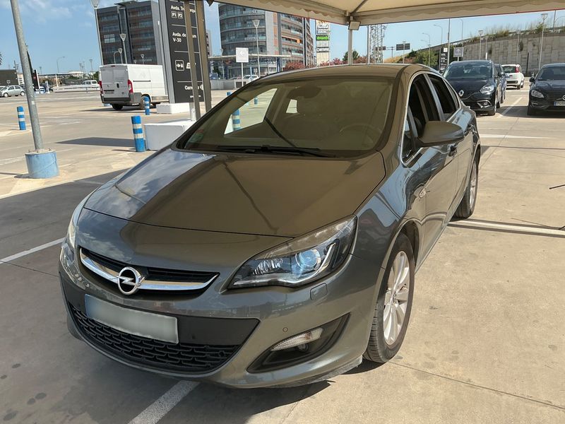 Opel Astra 1.6 CDTI DPF — фото 1