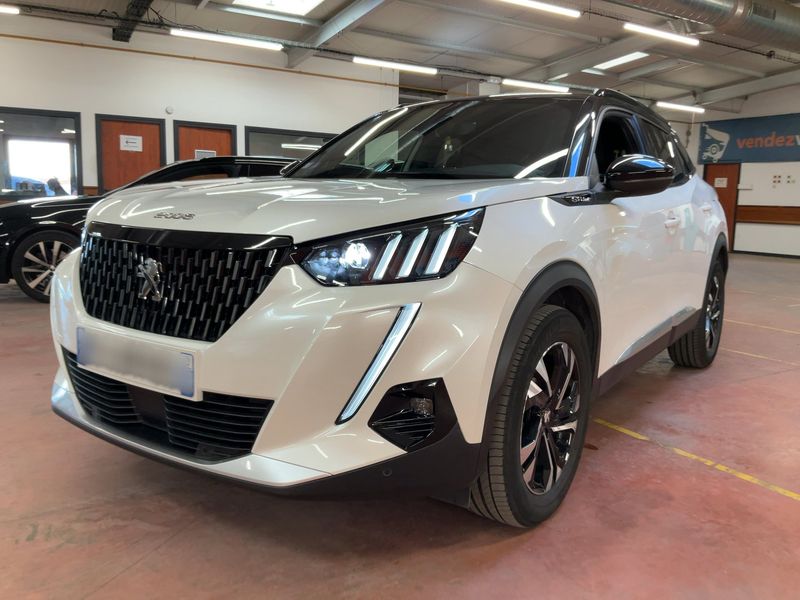 Peugeot 2008 1.2 PureTech — 1/8