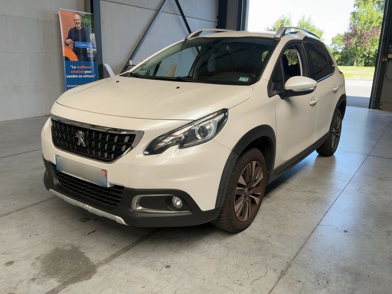 Peugeot 2008 1.2 PureTech — 1/8