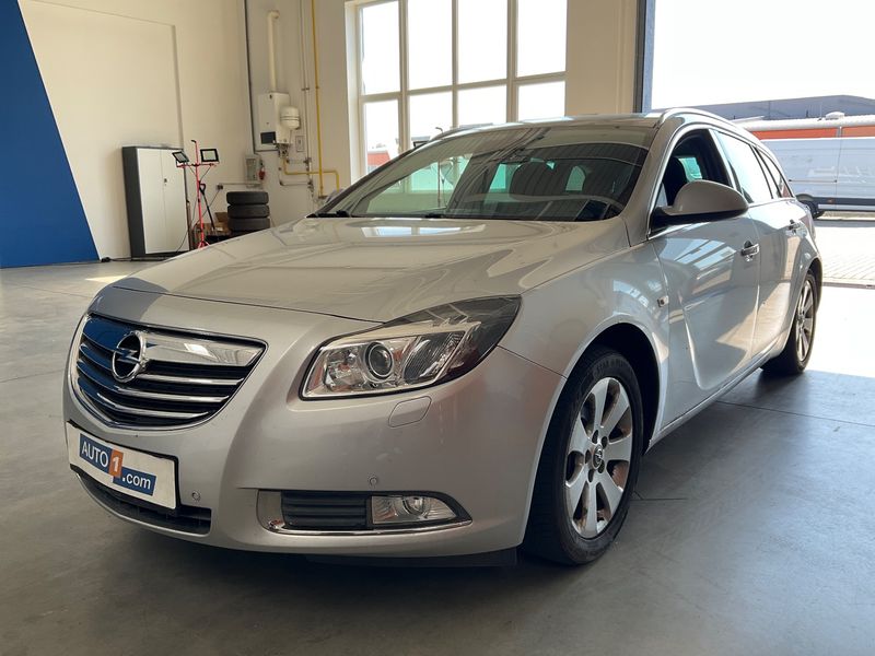 Opel Insignia Sports Tourer 2.0 CDTI — 1/8