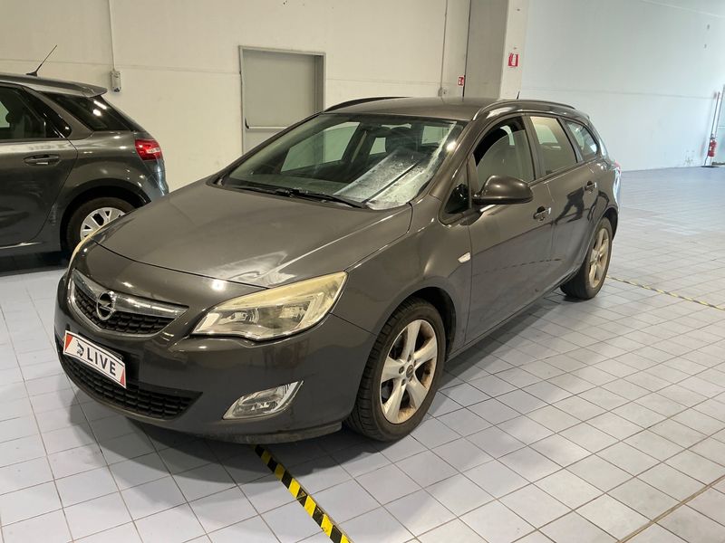 Opel Astra 1.7 CDTI — 1/8