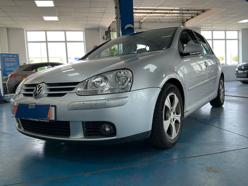 Volkswagen Golf V 1.6 — 1/8