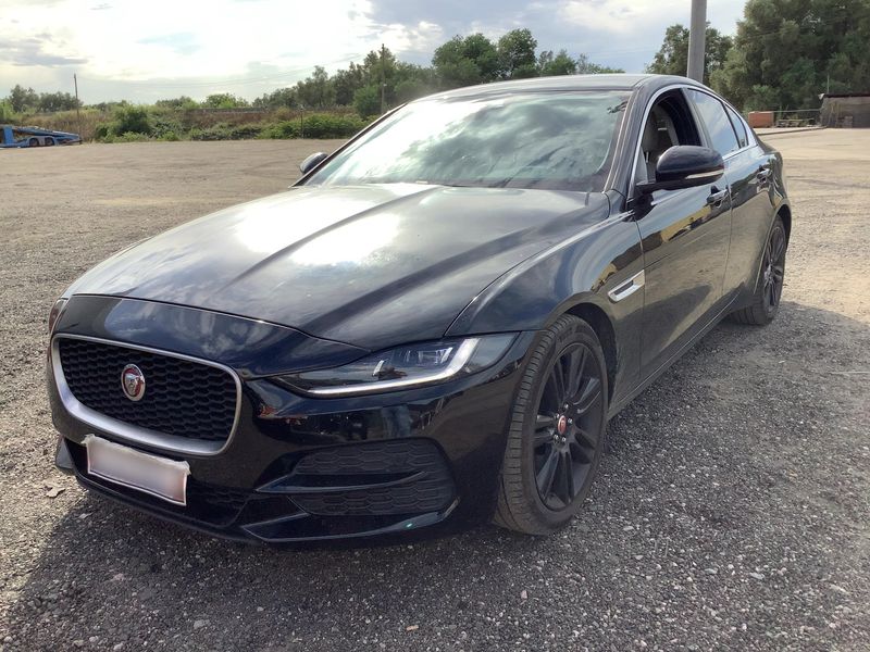 Jaguar XE 20d — 1/8