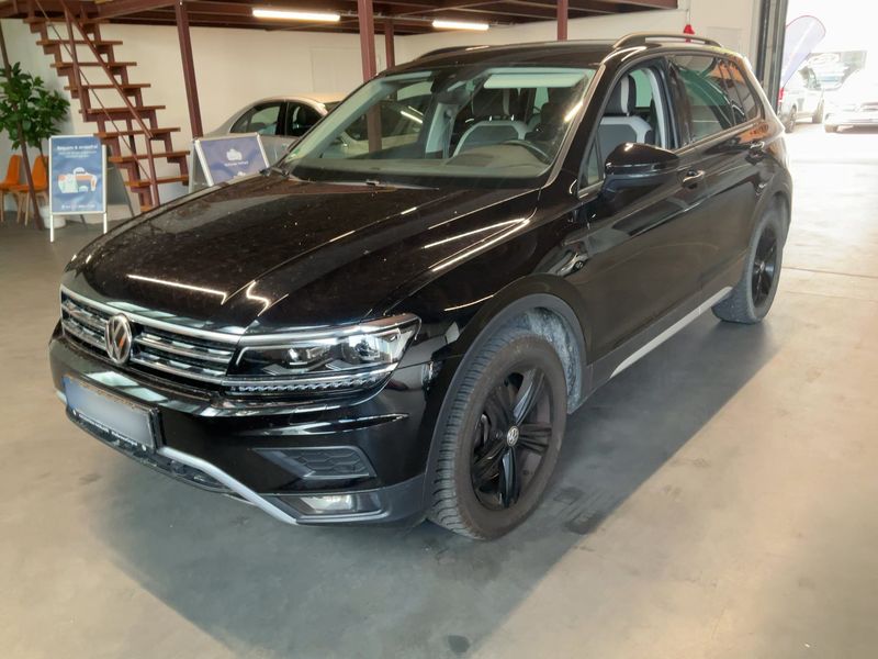 Volkswagen Tiguan 2.0 TSI — 1/8