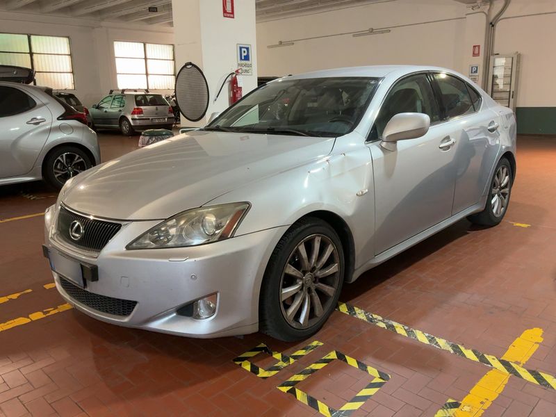 Lexus IS-Serie IS 250 — 1/8