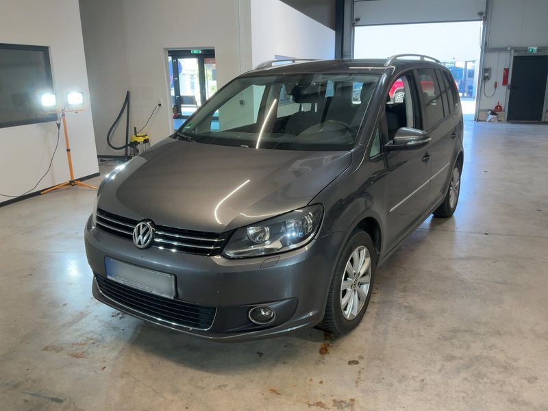 Volkswagen Touran 1.6 TDI — 1/8