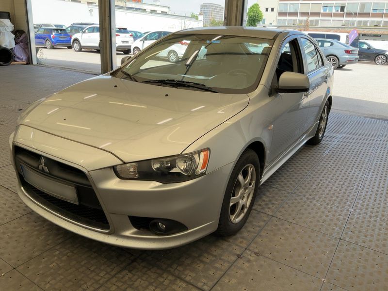 Mitsubishi Lancer 1.8 DOHC — 1/8