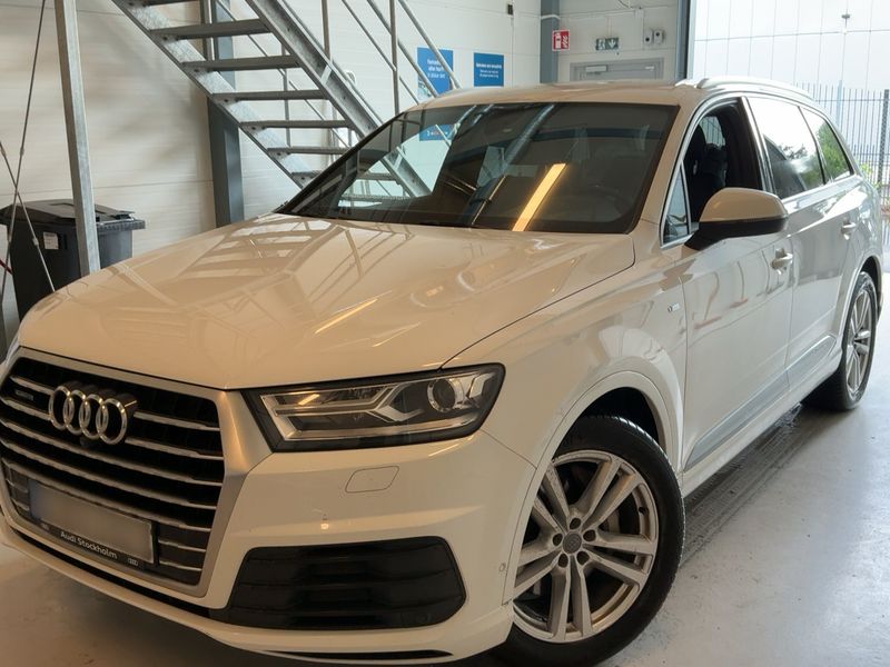Audi Q7 3.0 V6 TDI — фото 1