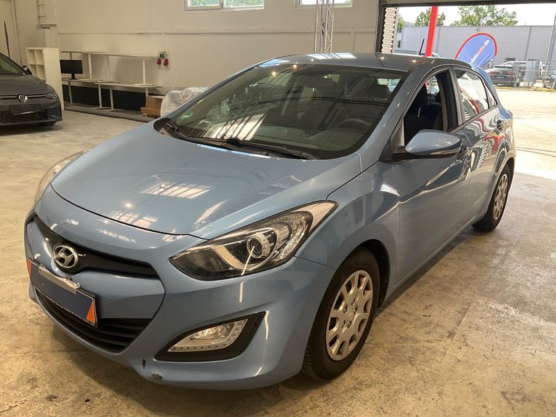 Hyundai i30 1.4 CRDi — 1/8