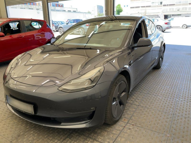 Tesla Model 3 Long Range Dual AWD — 1/8