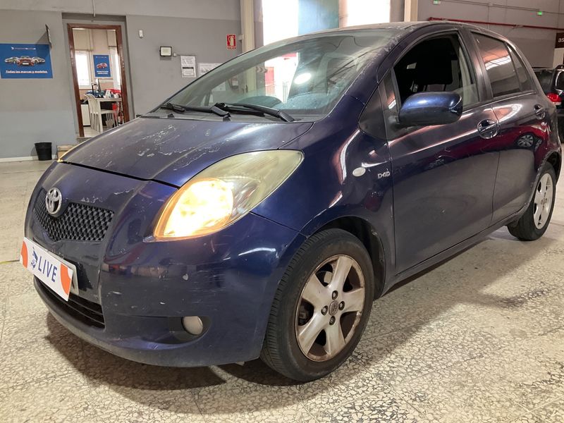 Toyota Yaris 1.4 D-4D — 1/8