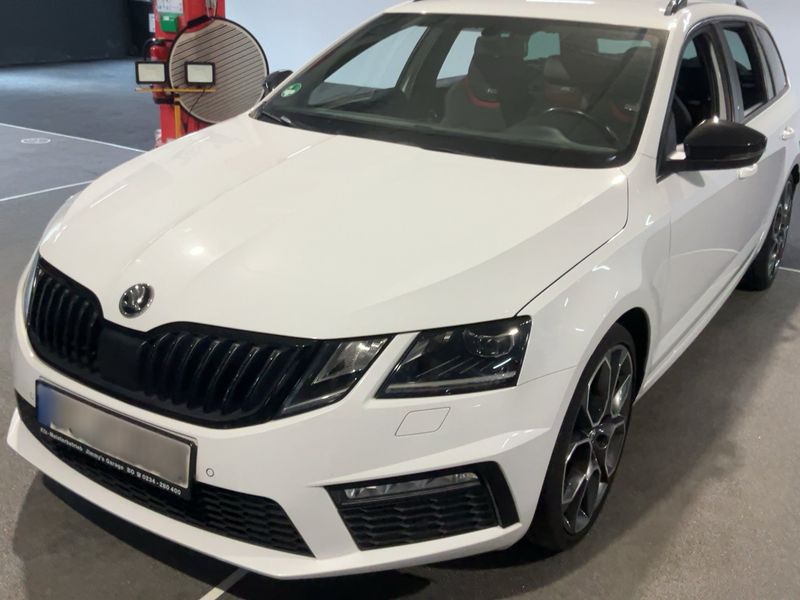 Skoda Octavia 2.0 TDI — 1/8