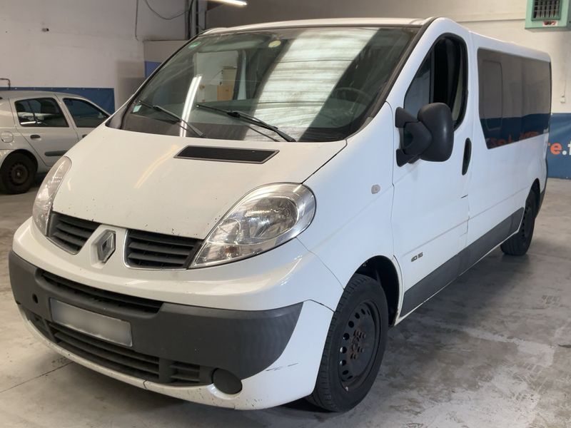 Renault Trafic 2.0 dCi — 1/8