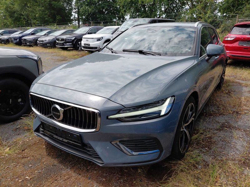 Volvo V60 2.0 T8 Recharge Plug-in Hybrid — 1/8