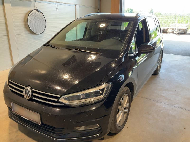 Volkswagen Touran 1.6 TDI — фото 1