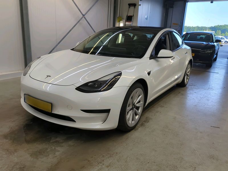 Tesla Model 3 Standard Range Plus RWD — фото 1