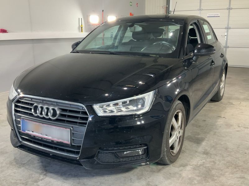 Audi A1 Sportback 1.0 TFSI — фото 1