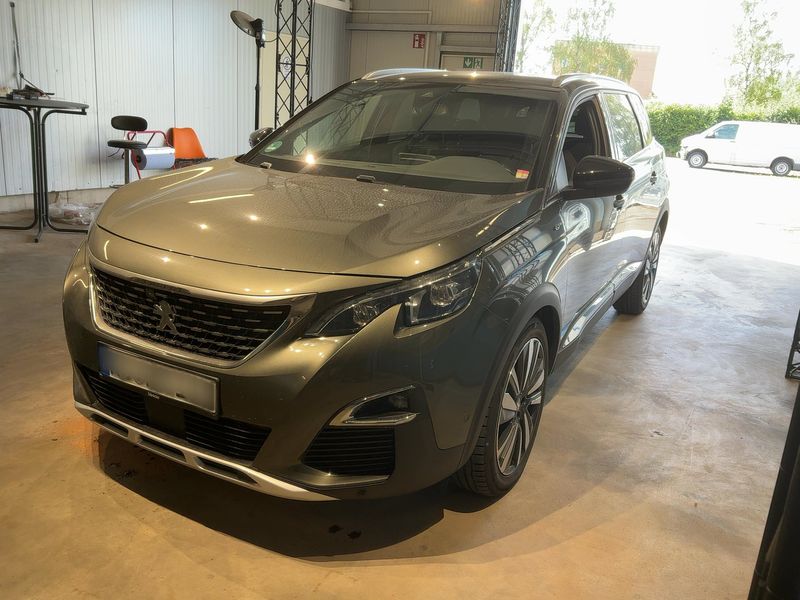 Peugeot 5008 2.0 Blue-HDi — 1/8