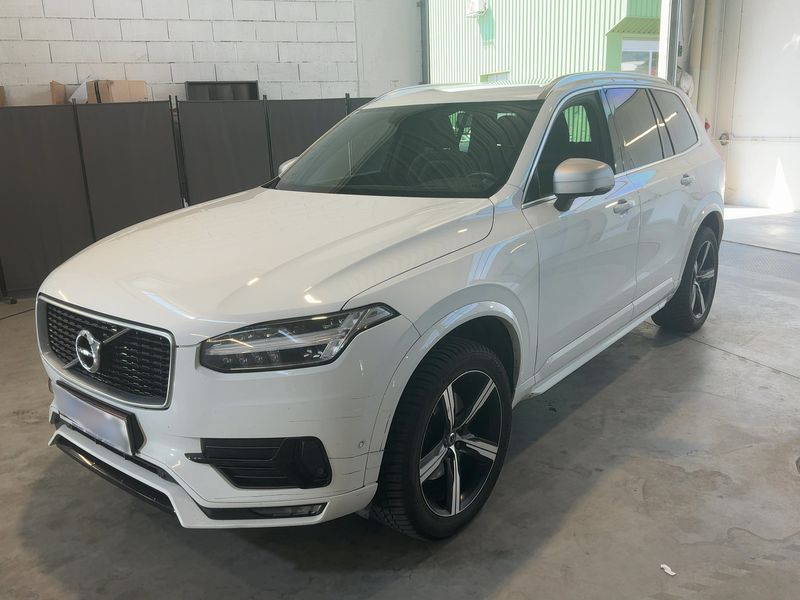 Volvo XC90 2.0 D5 — 1/8