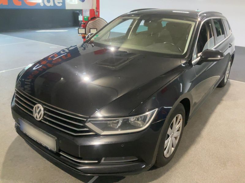 Volkswagen Passat 1.6 TDI — фото 1