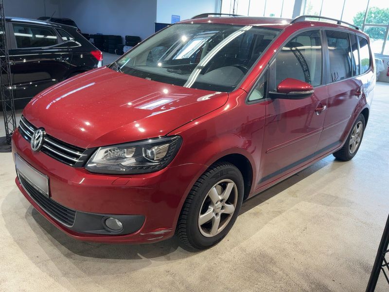 Volkswagen Touran 1.2 TSI — фото 1