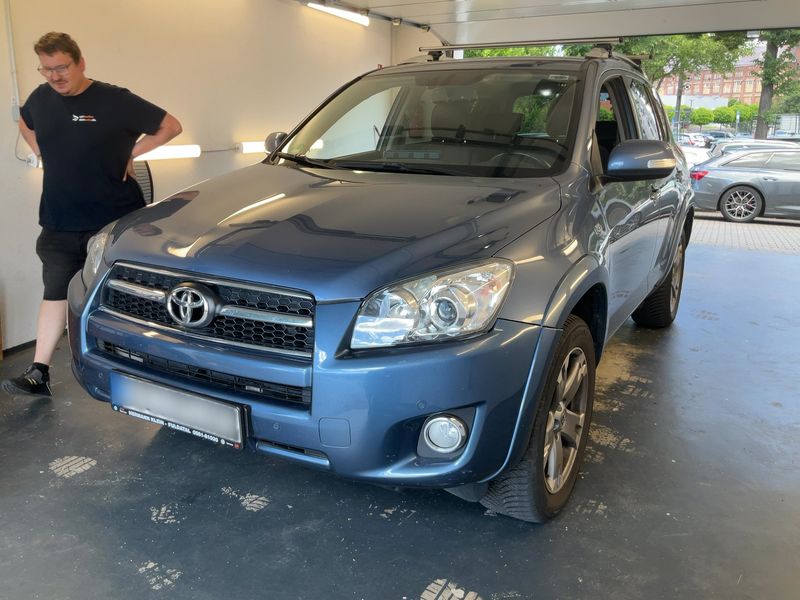Toyota RAV 4 2.2 D-4D — 1/8