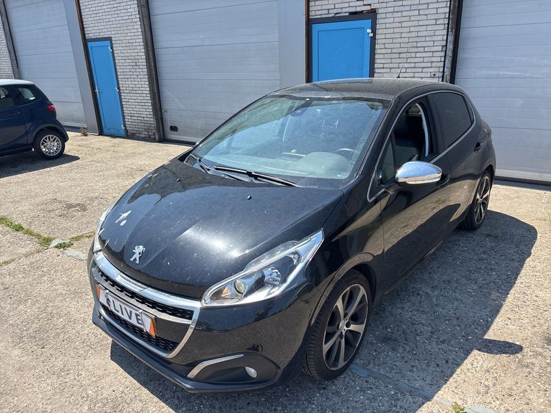 Peugeot 208 1.2 e-THP — фото 1