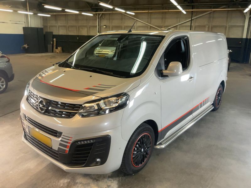 Opel Vivaro 2.0 CDTI — 1/8