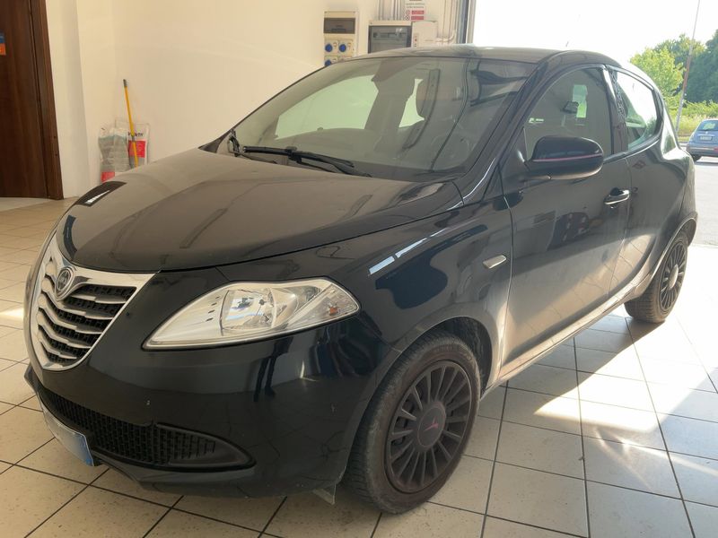 Lancia Ypsilon 1.2 — фото 1