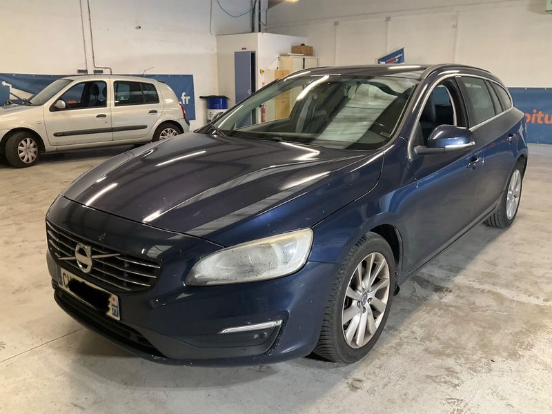 Volvo V60 2.0 D3 — 1/8