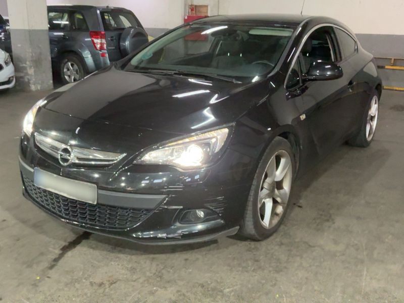 Opel Astra GTC 1.4 Turbo — 1/8