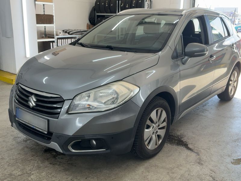 Suzuki SX4 1.6 — фото 1