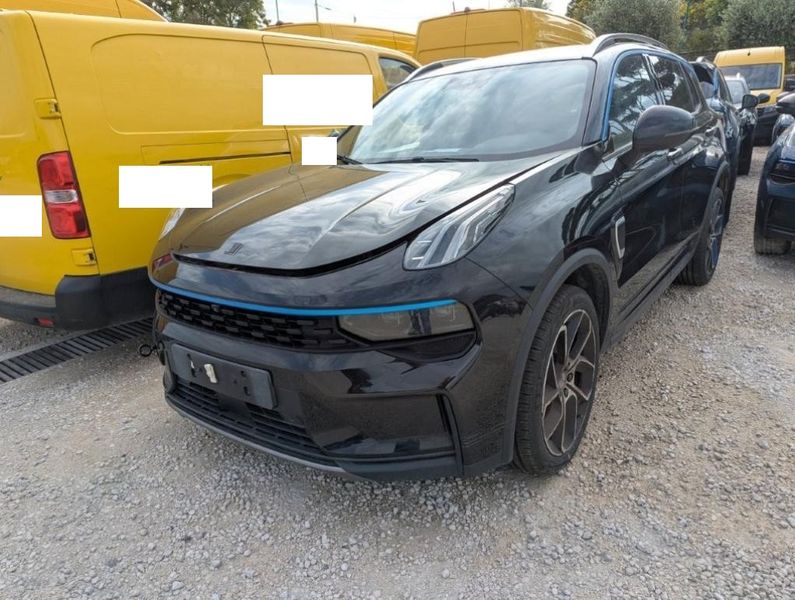 Lynk & Co 01 1.5 Plug-in Hybrid — 1/8