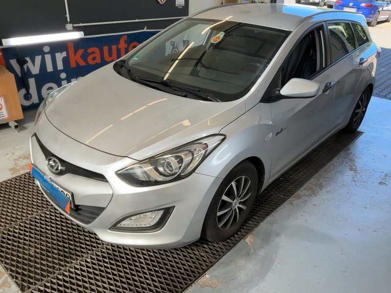Hyundai i30 1.6 CRDi — 1/8