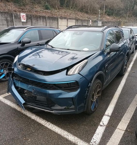 Lynk & Co 01 1.5 Plug-in Hybrid — 1/8