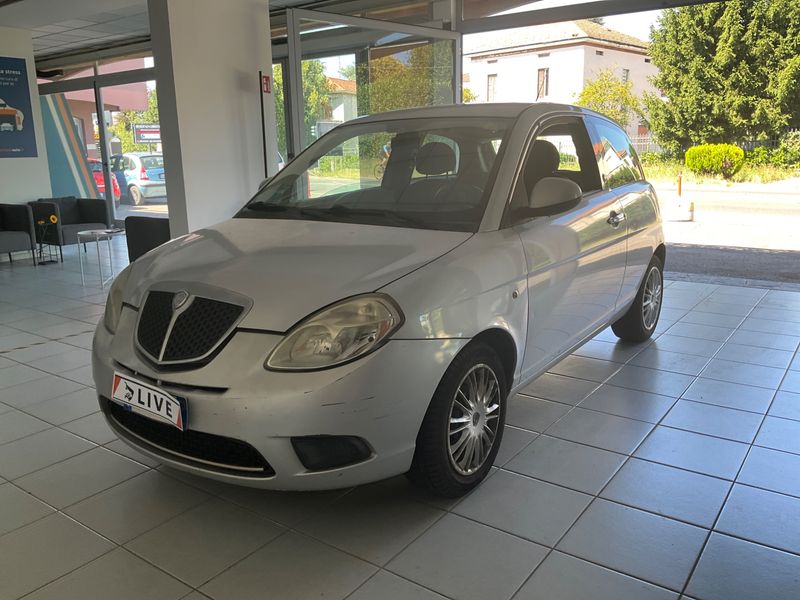 Lancia Ypsilon 1.4 LPG — 1/8